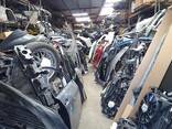 Do Tesla dealerships sell accessories? - photo 1