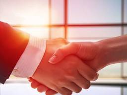 Окажем услуги по поиску и подбору персонала.