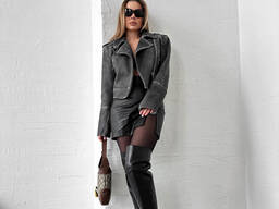 Cropped leather jacket